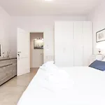 Bomera