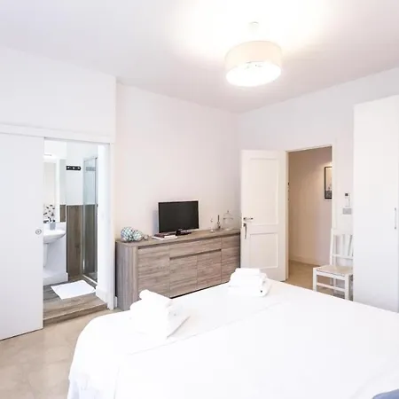Bed & Breakfast Bòmera 3*