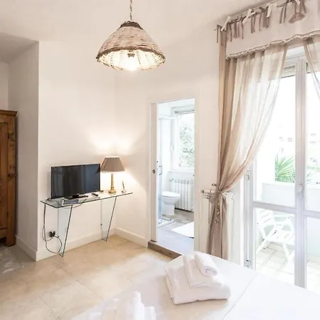 Bed & Breakfast Bomera *